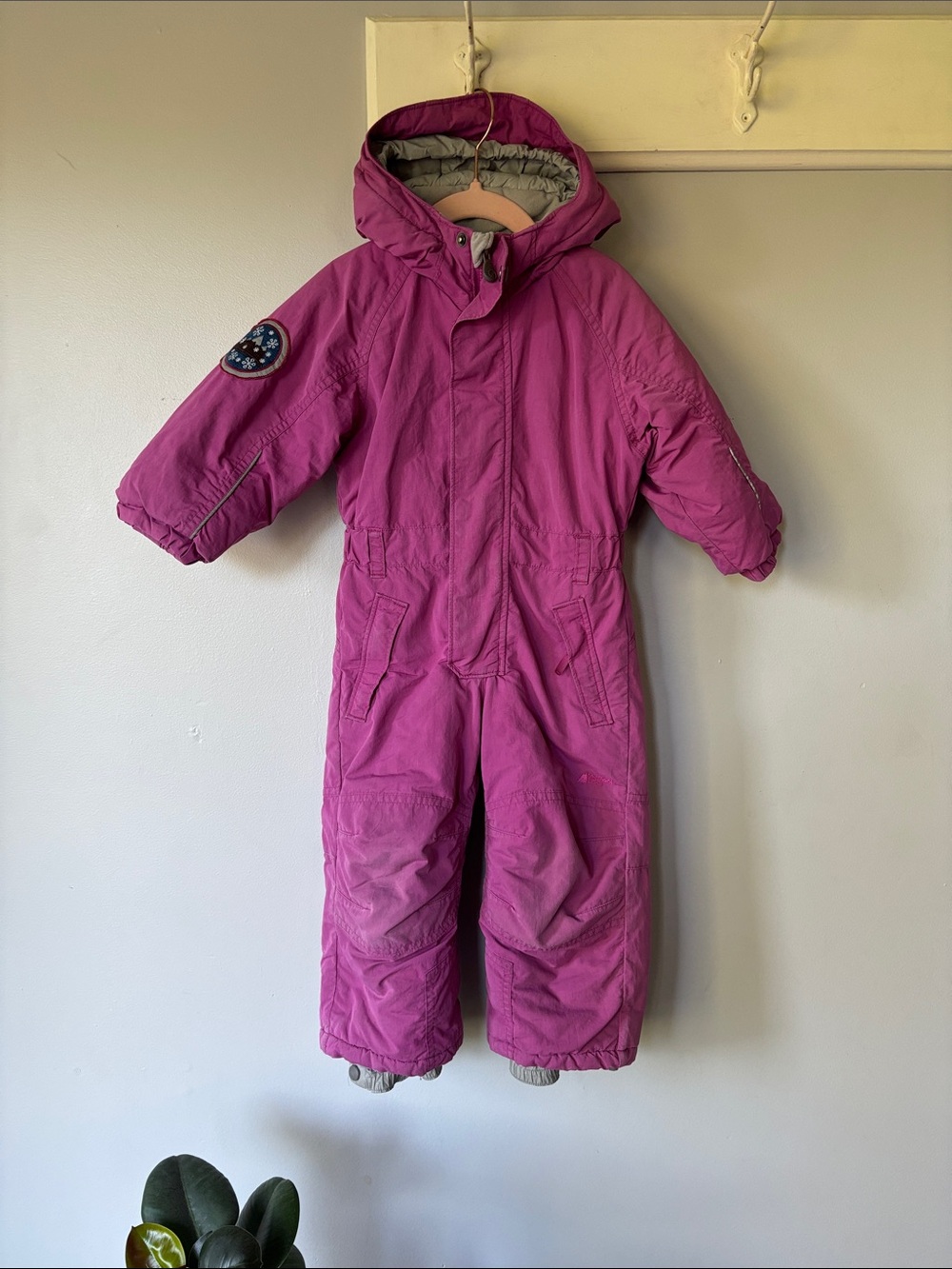 MEC Mountain Equipment Co-op Toaster Snowsuit Kids 2T Pink Purple One-Piece Hood